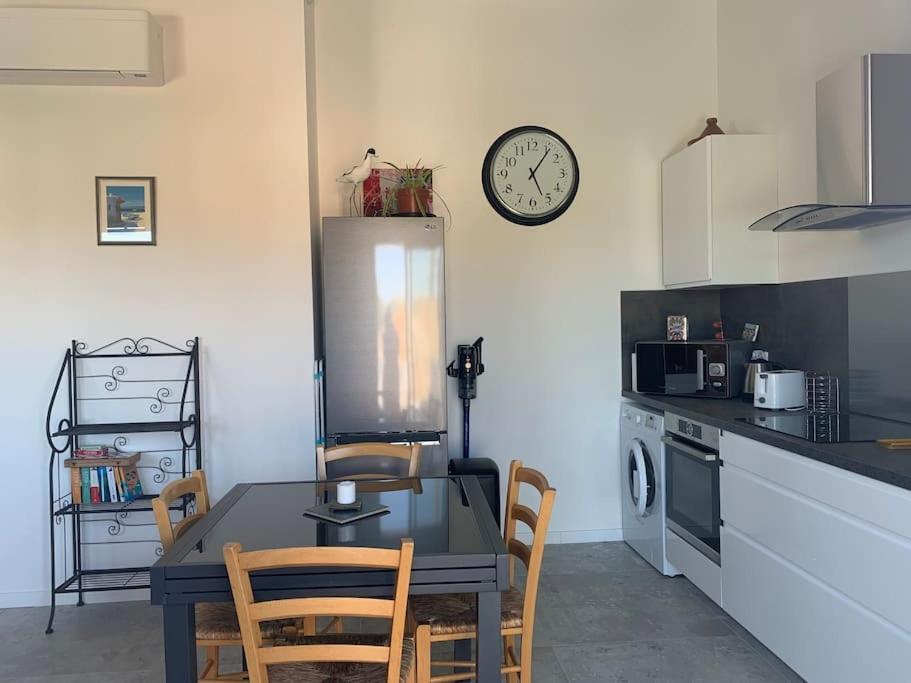 Maison Terrasse Proche Centre Ville Et Ile De Re Λα Ροσέλ Εξωτερικό φωτογραφία