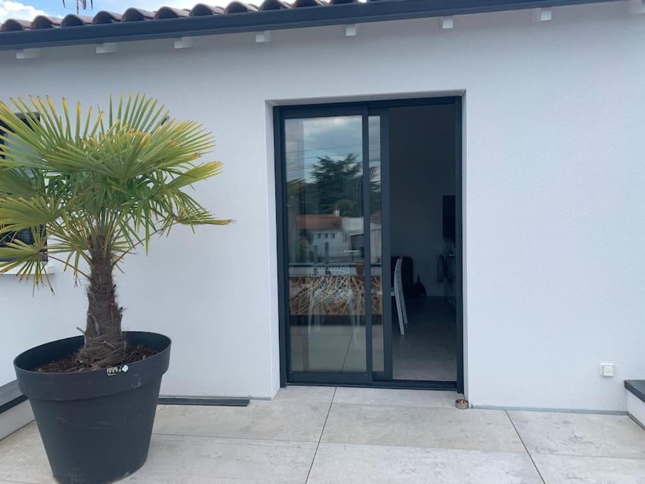 Maison Terrasse Proche Centre Ville Et Ile De Re Λα Ροσέλ Εξωτερικό φωτογραφία